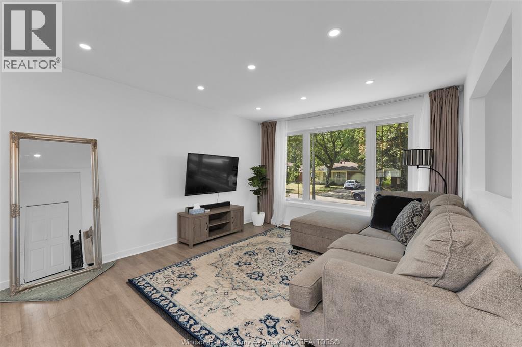 Property at 3155 REGIS image 3