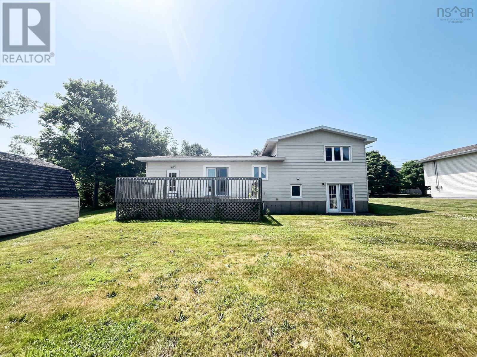 137 William Street, Sydney Mines, Nova Scotia  B1V 2J3 - Photo 9 - 202505324