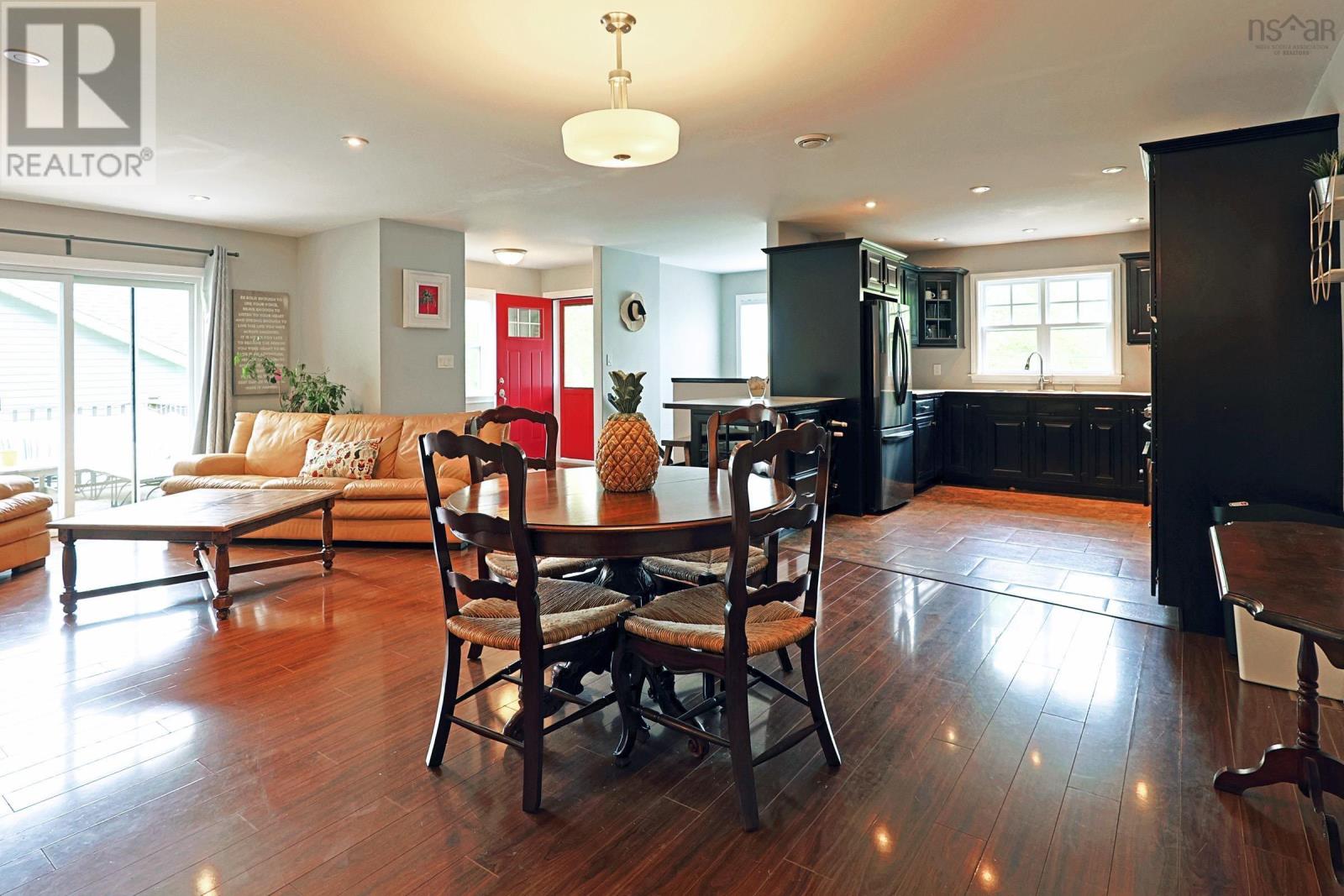 10 Spur Street, Mahone Bay, Nova Scotia  B0J 2E0 - Photo 9 - 202514599