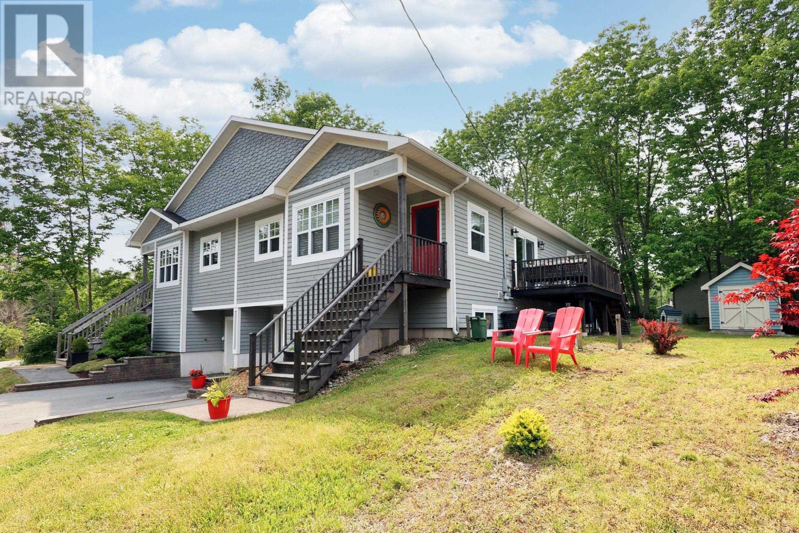 10 Spur Street, Mahone Bay, Nova Scotia  B0J 2E0 - Photo 1 - 202514599