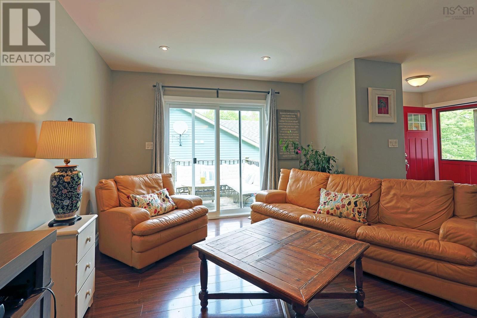 10 Spur Street, Mahone Bay, Nova Scotia  B0J 2E0 - Photo 2 - 202514599