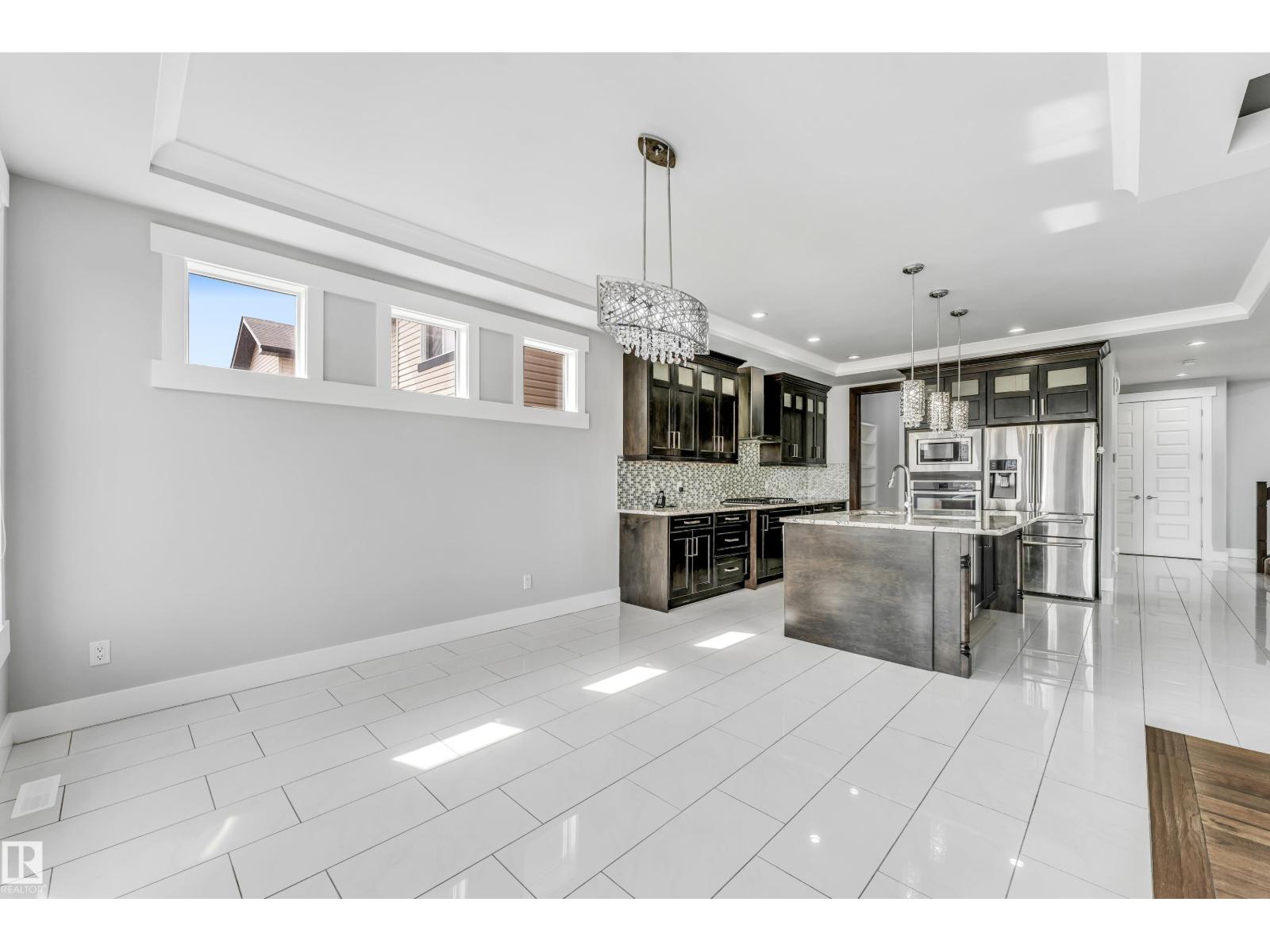 Property at 1743 28 ST NW image 2