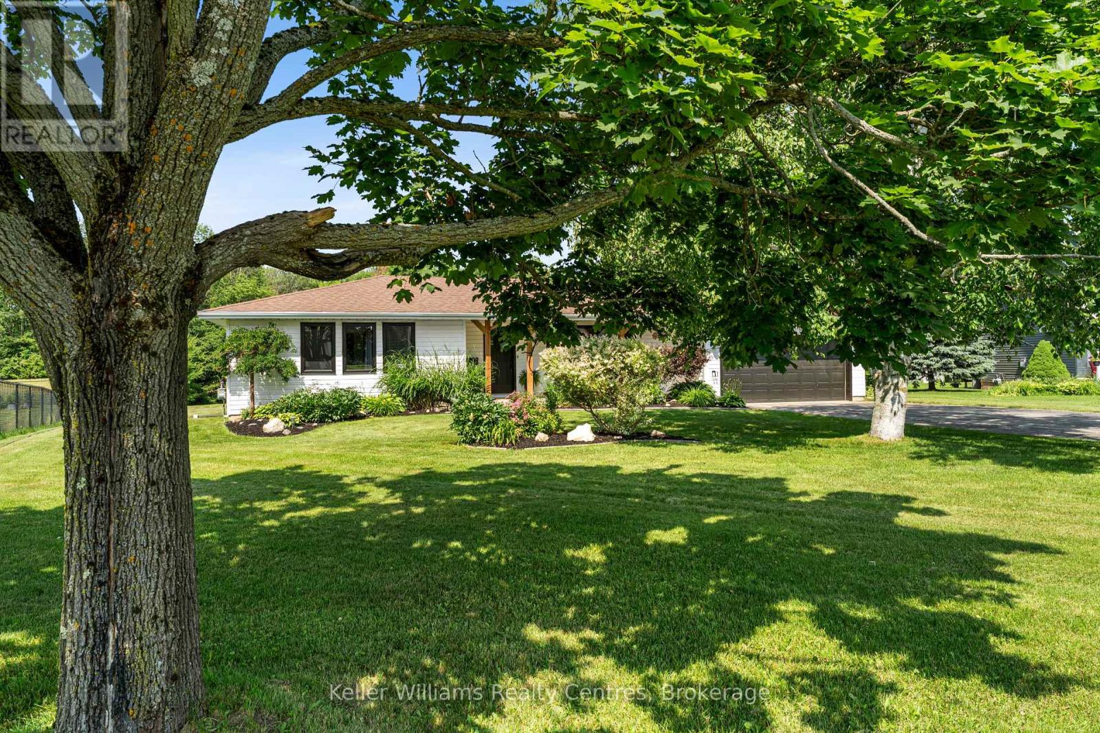 110 Mary Avenue, Georgian Bluffs, Ontario  N4K 5N5 - Photo 32 - X12264043