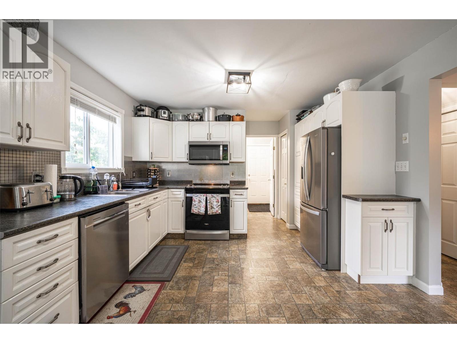 53 Preston Crescent, Enderby, British Columbia  V4Y 4C5 - Photo 3 - 10357701