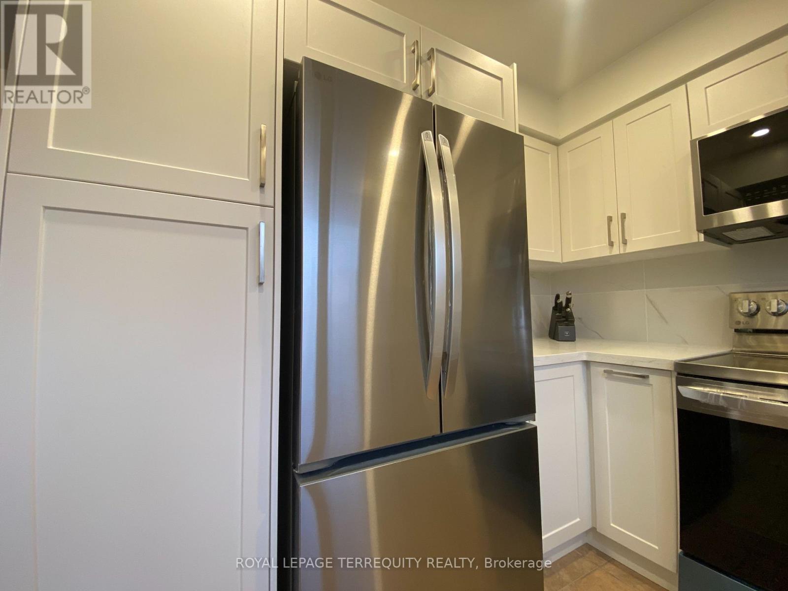 28 Festival Drive, Toronto, Ontario  M2R 3V1 - Photo 11 - C12333374