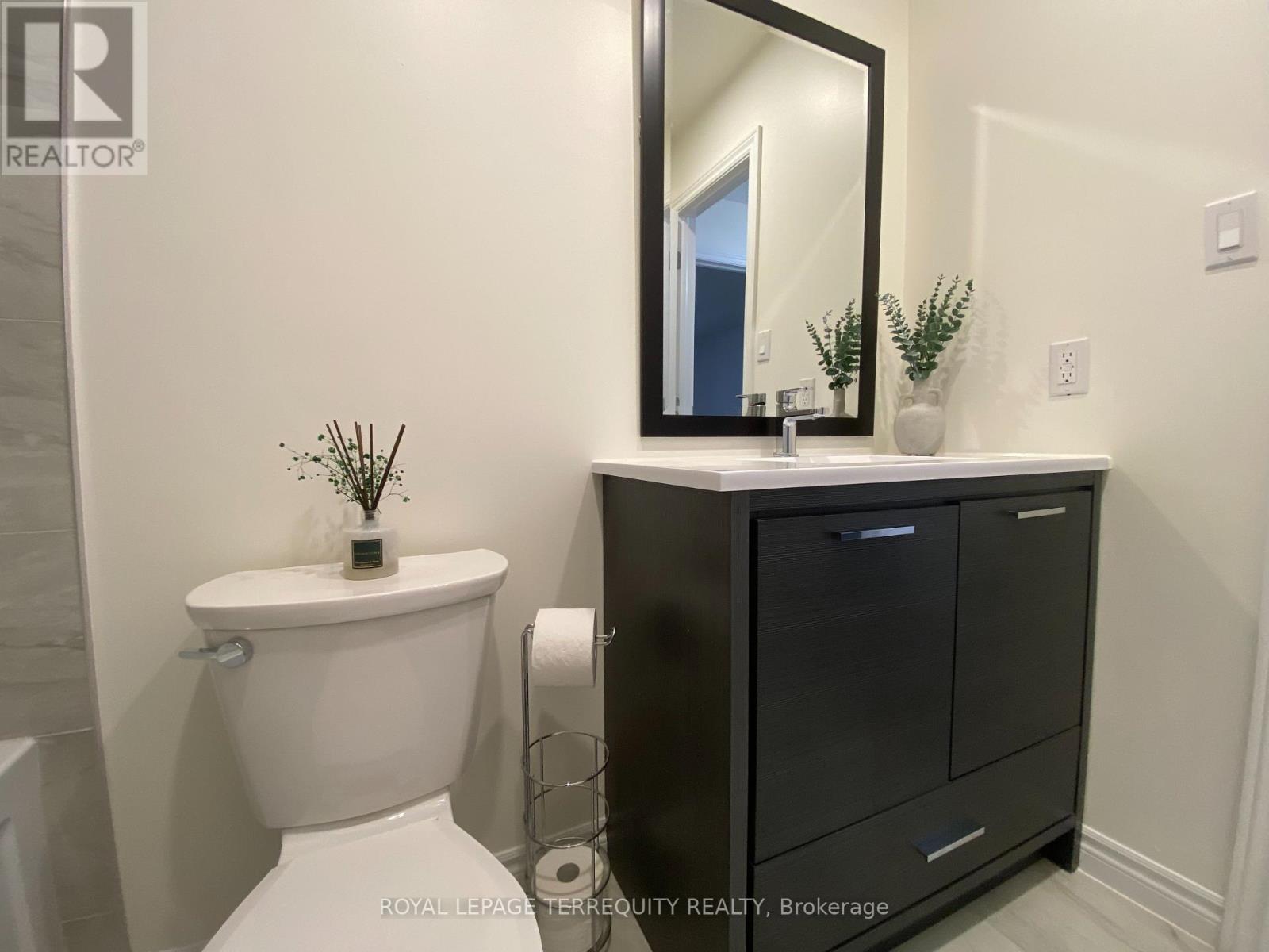 28 Festival Drive, Toronto, Ontario  M2R 3V1 - Photo 21 - C12333374