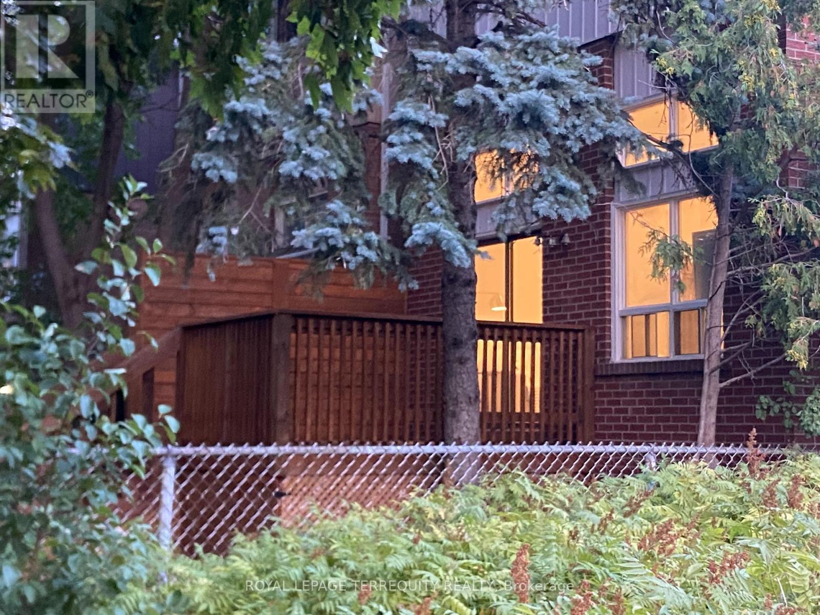 28 Festival Drive, Toronto, Ontario  M2R 3V1 - Photo 27 - C12333374