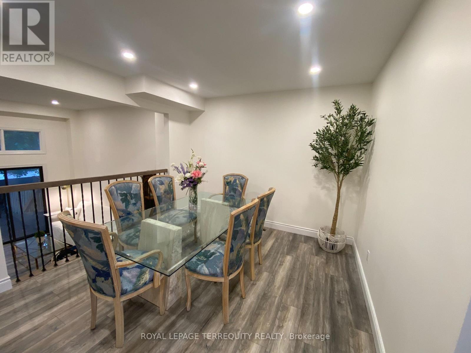 28 Festival Drive, Toronto, Ontario  M2R 3V1 - Photo 8 - C12333374