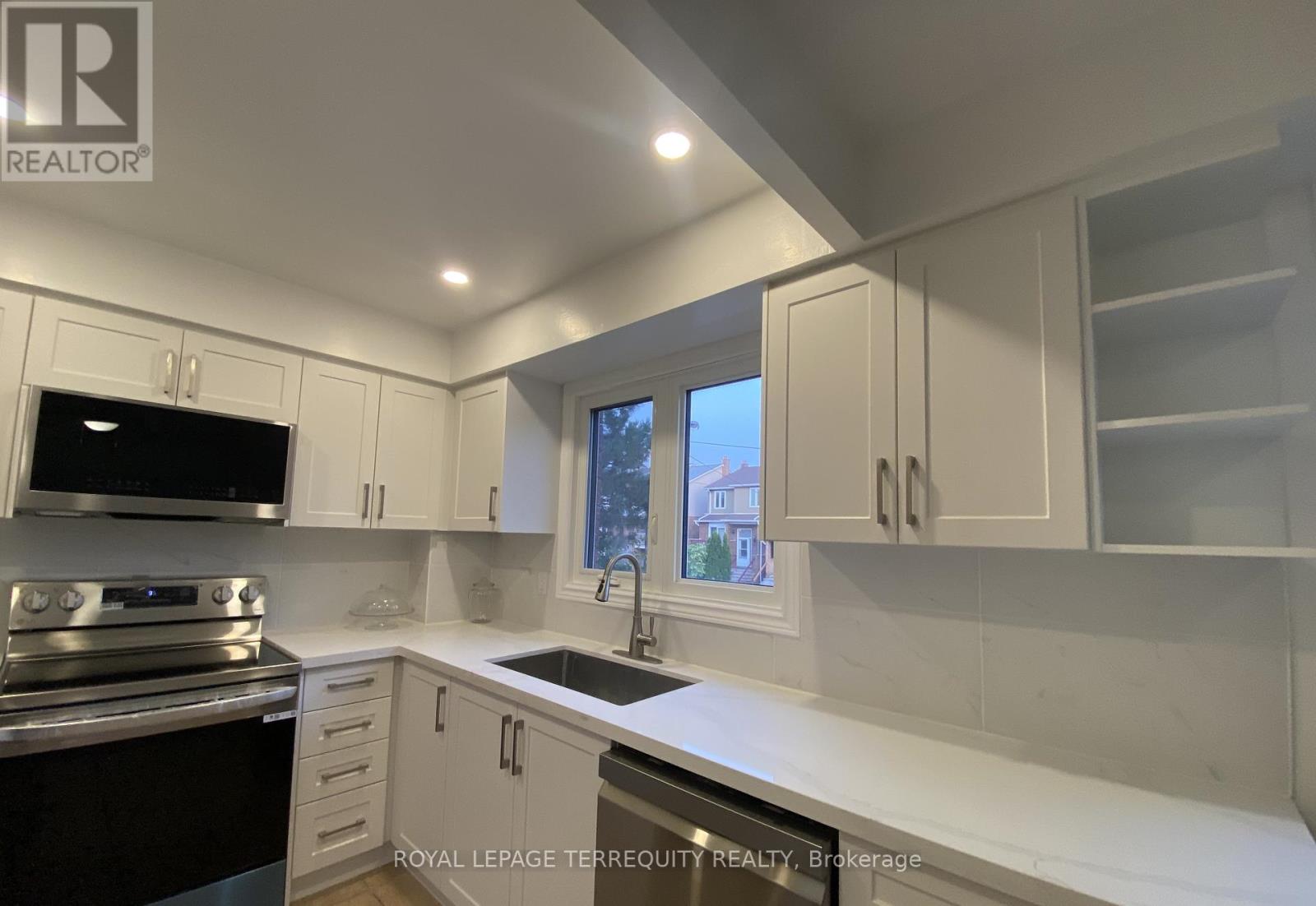 28 Festival Drive, Toronto, Ontario  M2R 3V1 - Photo 9 - C12333374