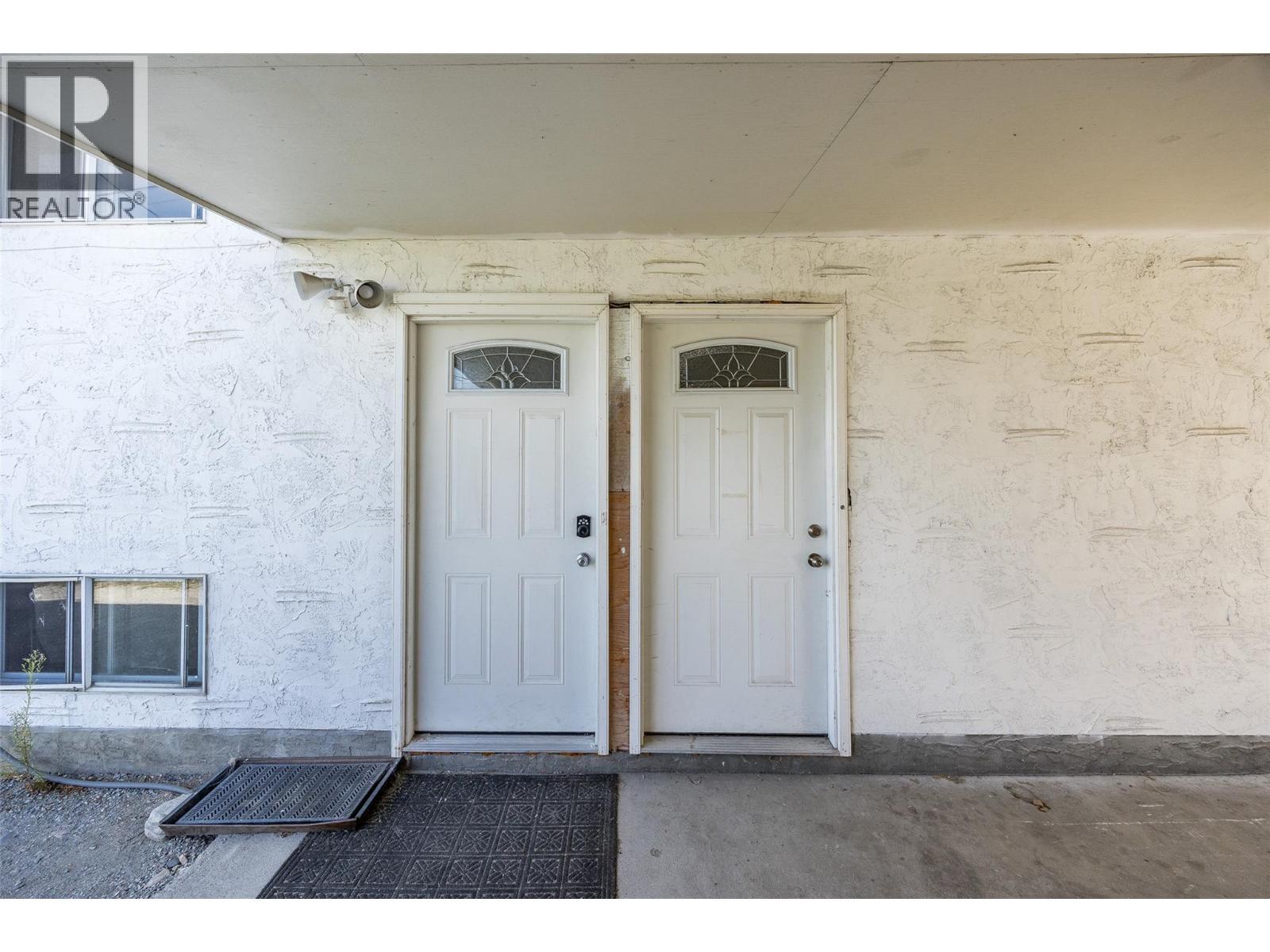 Property at 695 Belgo Road image 5