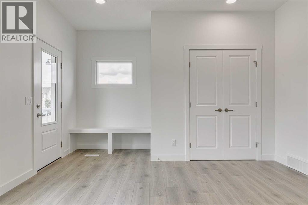 Property at 274 Creekside Boulevard SW image 3