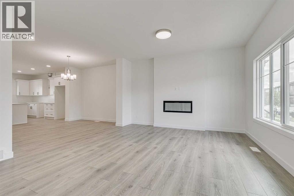 Property at 274 Creekside Boulevard SW image 4