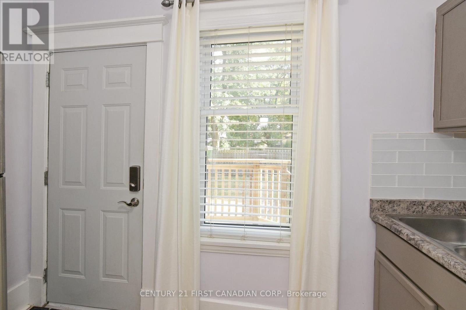 452 Charlotte Street, London East, Ontario  N5W 4A4 - Photo 14 - X12333455