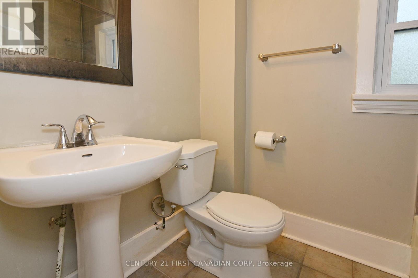 452 Charlotte Street, London East, Ontario  N5W 4A4 - Photo 15 - X12333455