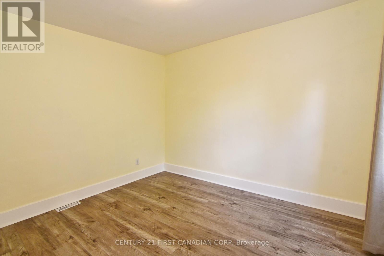 452 Charlotte Street, London East, Ontario  N5W 4A4 - Photo 18 - X12333455