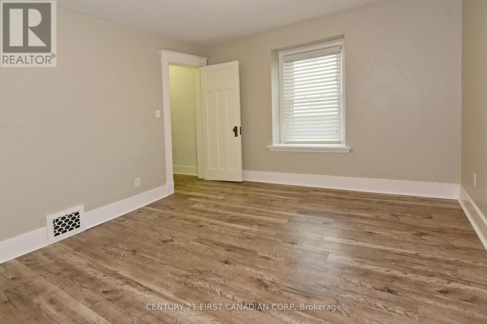 452 Charlotte Street, London East, Ontario  N5W 4A4 - Photo 20 - X12333455
