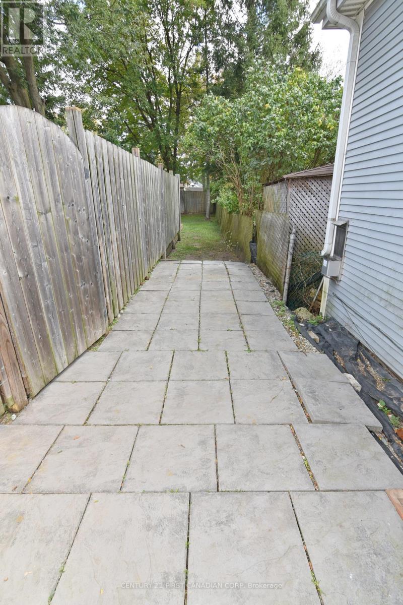 452 Charlotte Street, London East, Ontario  N5W 4A4 - Photo 27 - X12333455