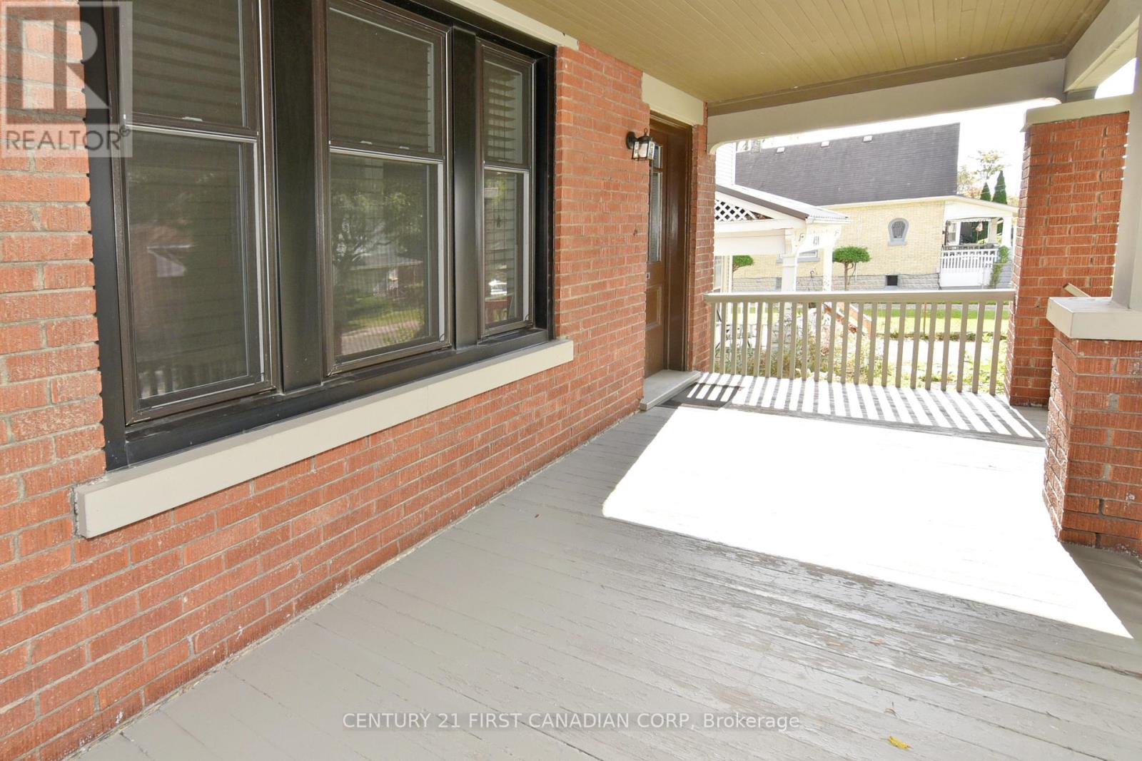 452 Charlotte Street, London East, Ontario  N5W 4A4 - Photo 3 - X12333455