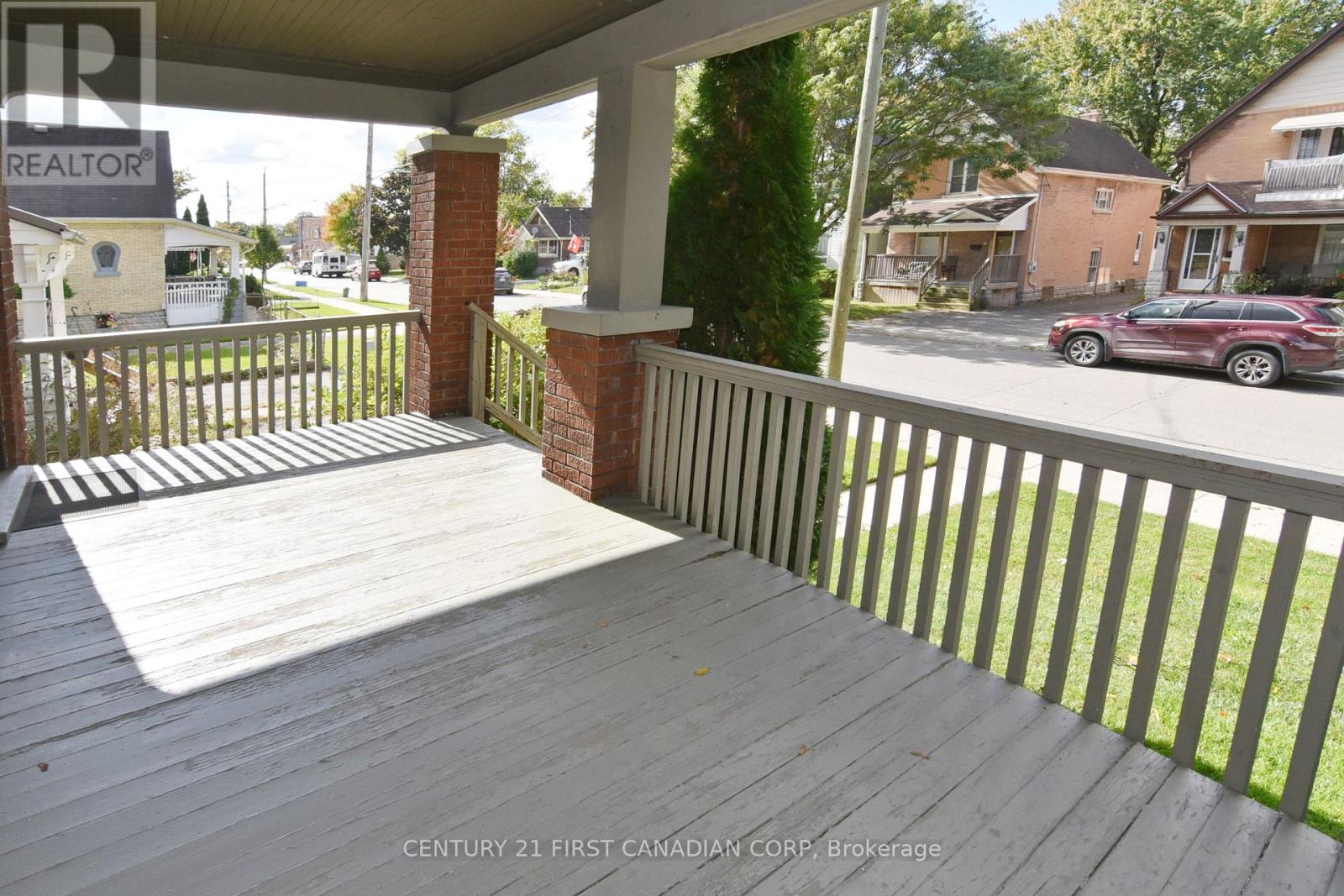 452 Charlotte Street, London East, Ontario  N5W 4A4 - Photo 4 - X12333455