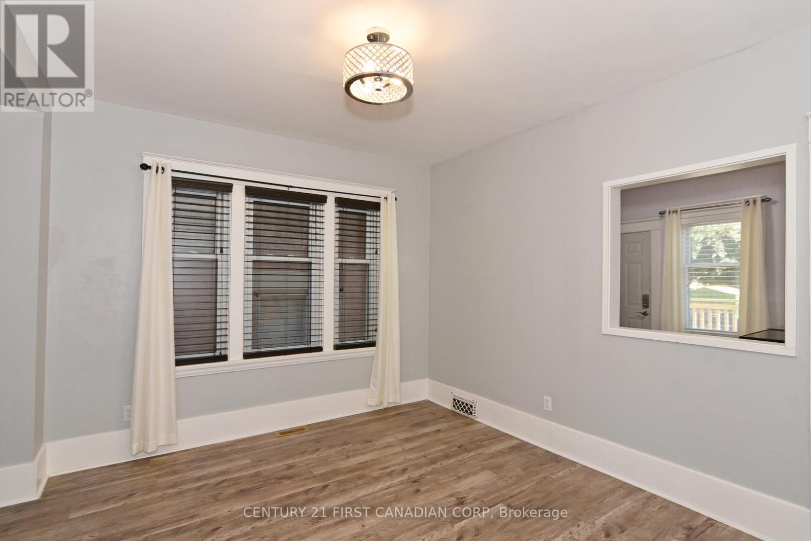452 Charlotte Street, London East, Ontario  N5W 4A4 - Photo 9 - X12333455