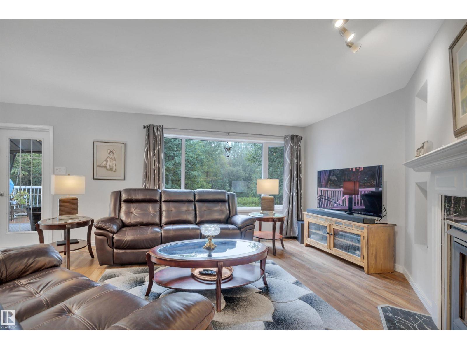 Property at 21 Westwood LN image 4