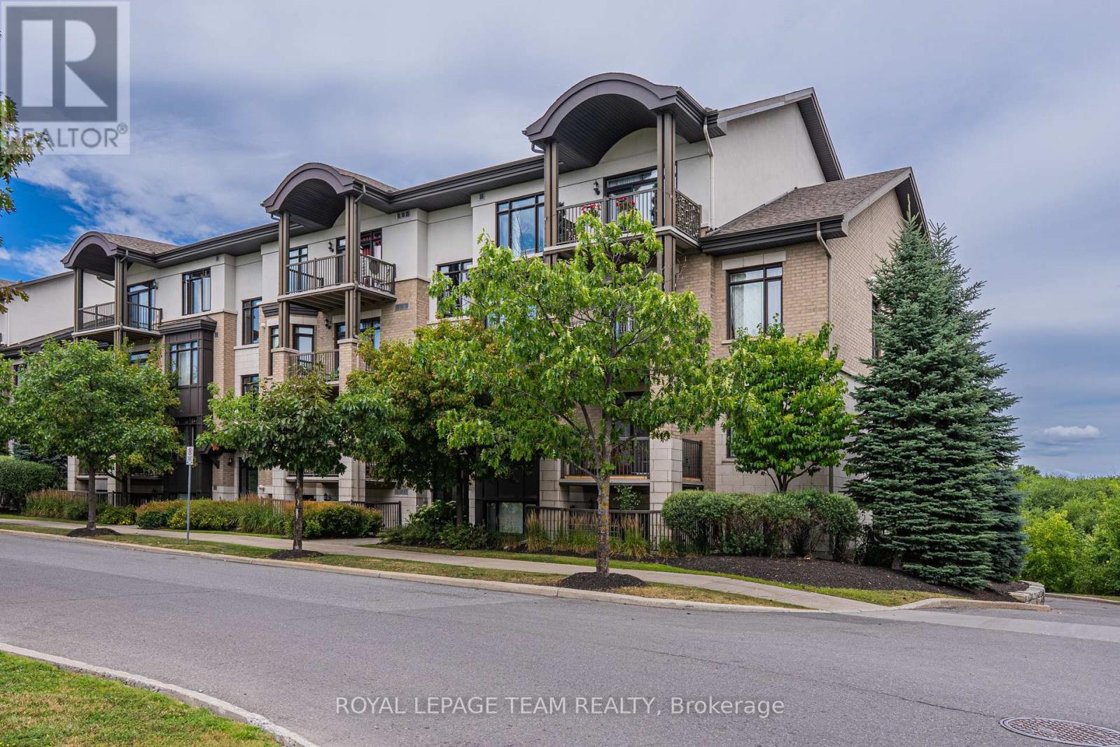 304 - 805 Beauparc Private, Ottawa, Ontario  K1J 0B5 - Photo 4 - X12333480
