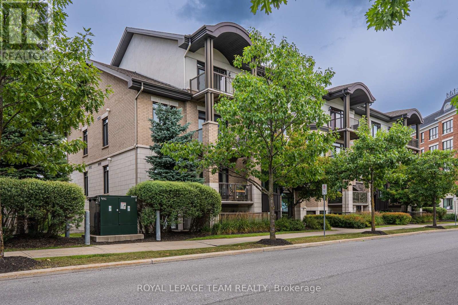 304 - 805 Beauparc Private, Ottawa, Ontario  K1J 0B5 - Photo 5 - X12333480