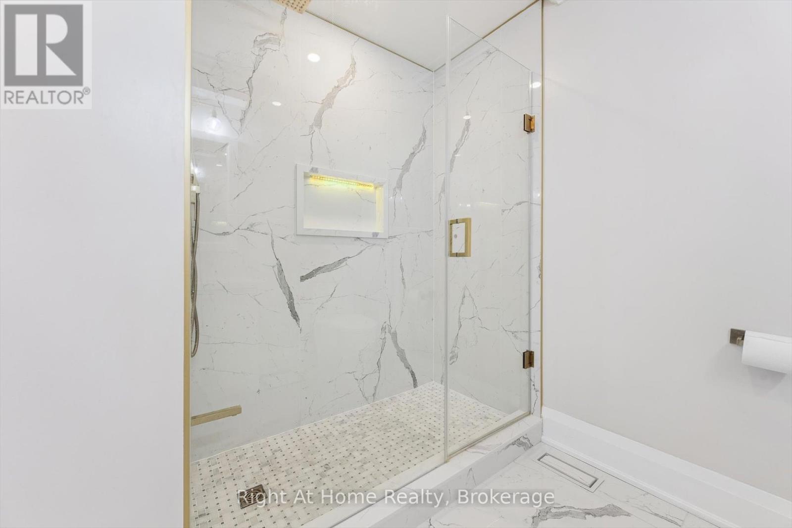 242 Milkweed Way, Oakville, Ontario  L6L 0A6 - Photo 38 - W12333464