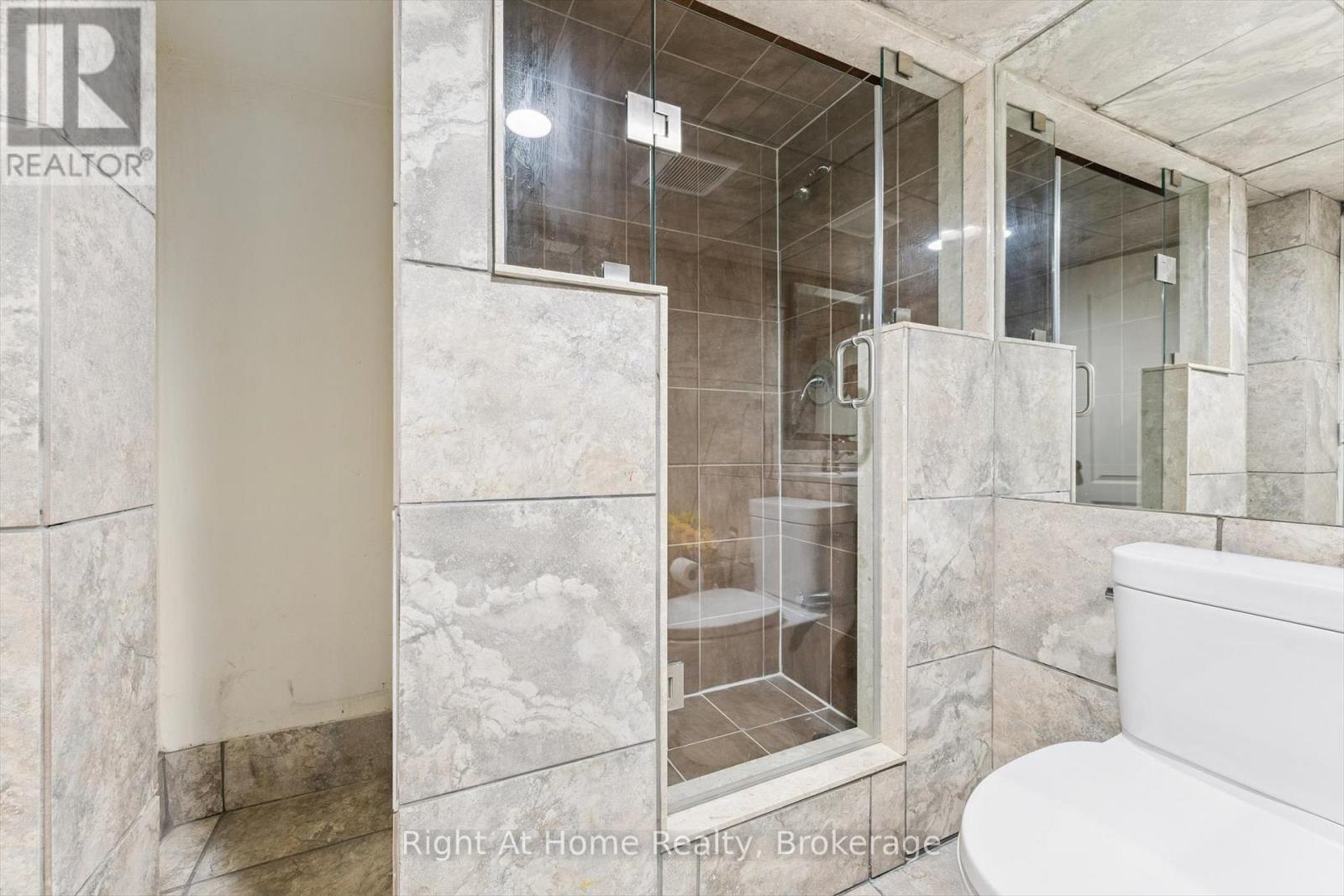 242 Milkweed Way, Oakville, Ontario  L6L 0A6 - Photo 47 - W12333464
