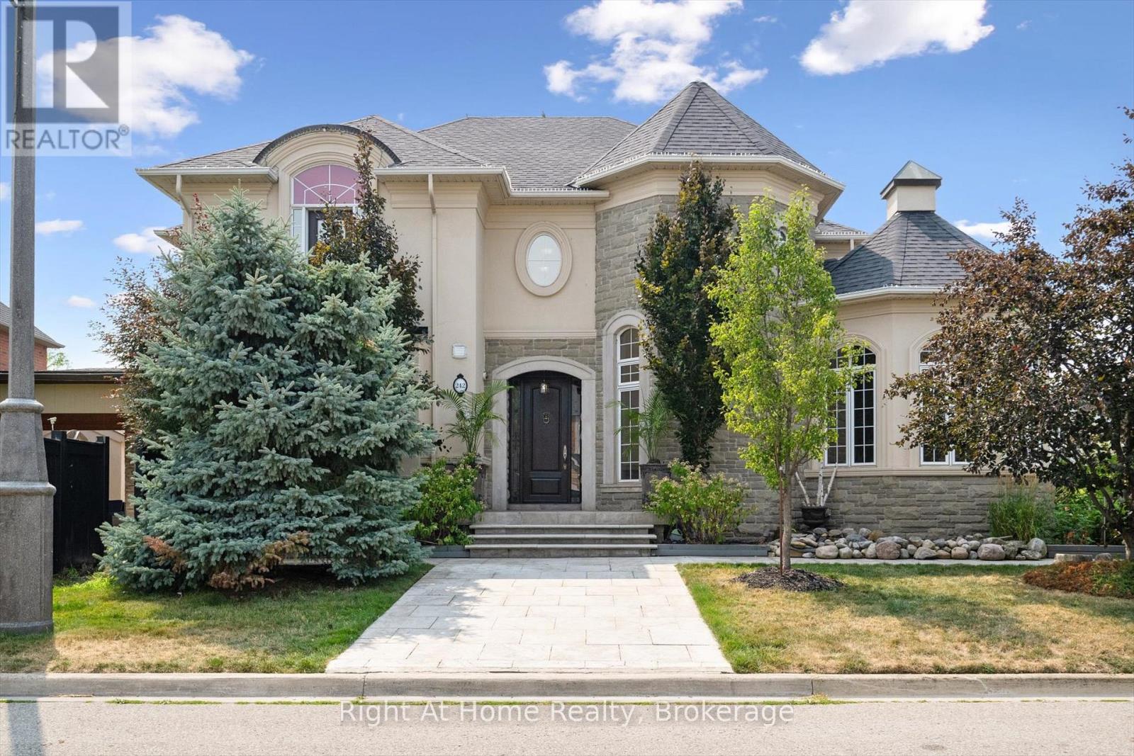 242 Milkweed Way, Oakville, Ontario  L6L 0A6 - Photo 6 - W12333464
