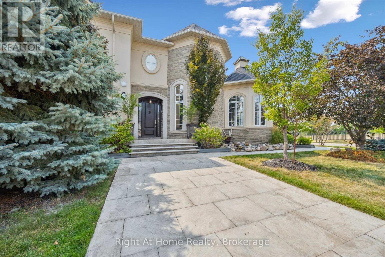 242 Milkweed Way, Oakville, Ontario  L6L 0A6 - Photo 8 - W12333464