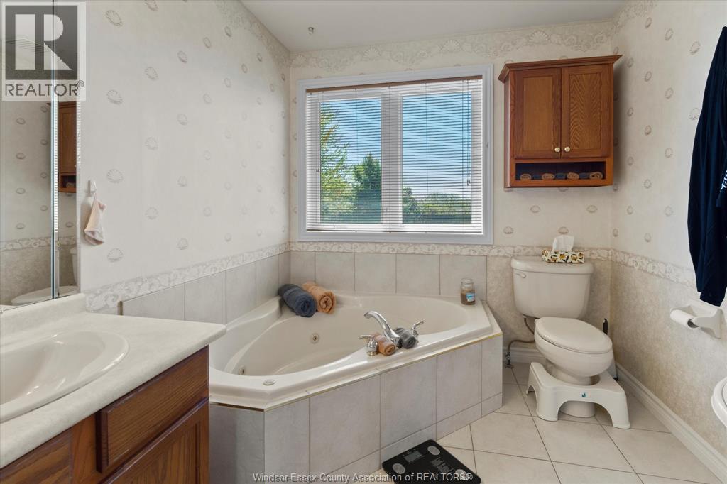 692 George Kennedy Way, Lakeshore, Ontario N0R 1A0 - Photo 26 - 25016930