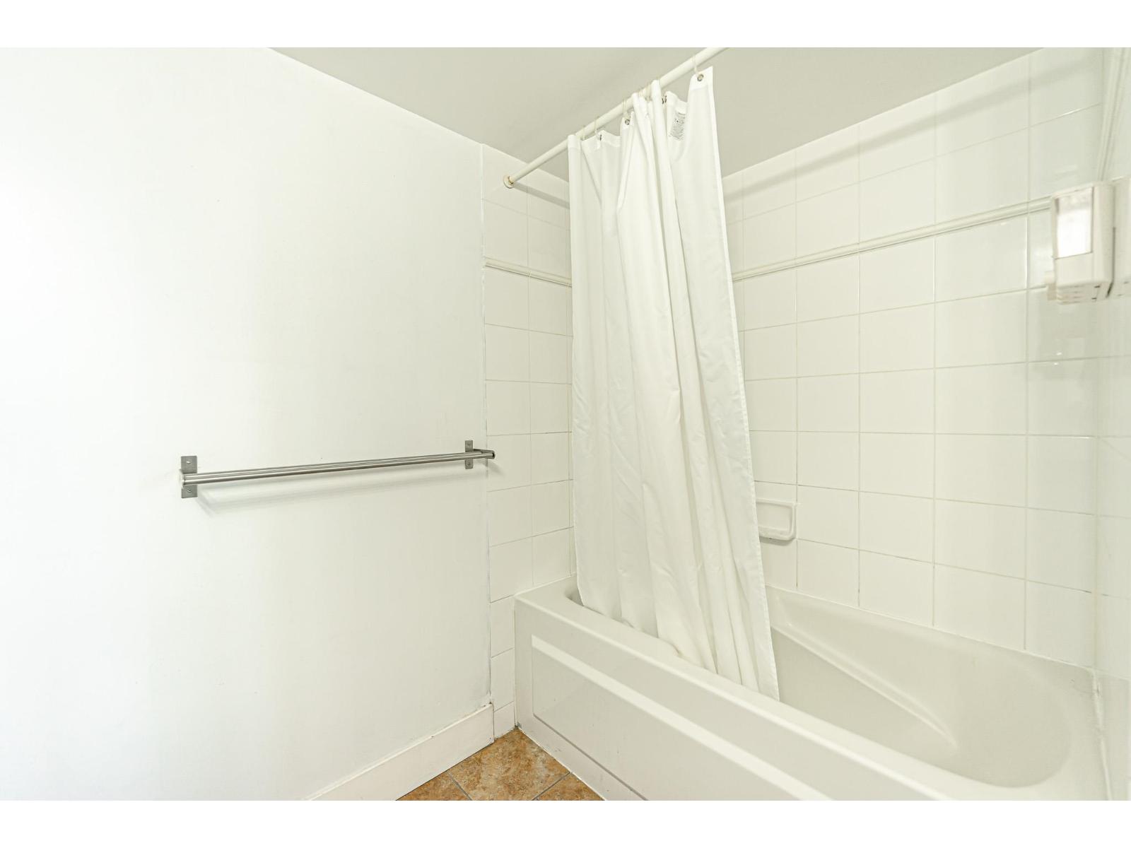 806 13353 108 Avenue, Surrey, British Columbia  V3T 5T5 - Photo 12 - R3033556