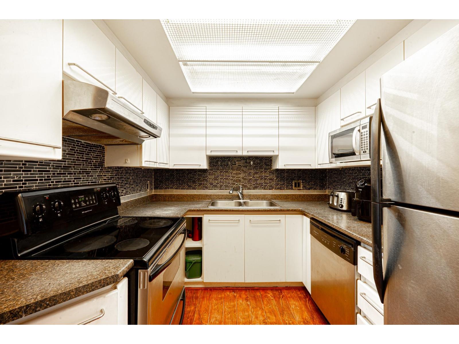 806 13353 108 Avenue, Surrey, British Columbia  V3T 5T5 - Photo 9 - R3033556
