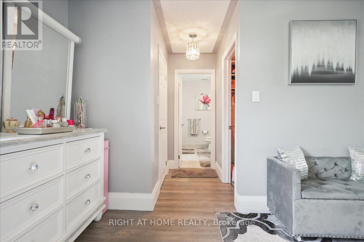 1449 Laurier Avenue, Milton, Ontario  L9T 6J4 - Photo 25 - W12333272