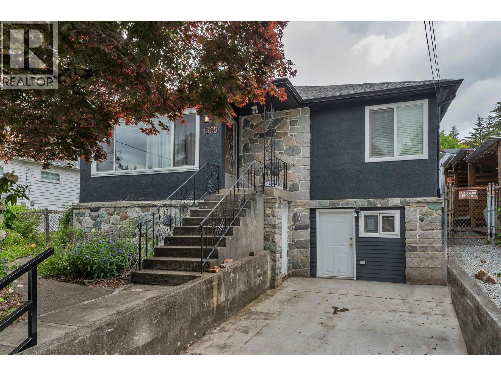 Property at 1305 THOMAS AVENUE image 2