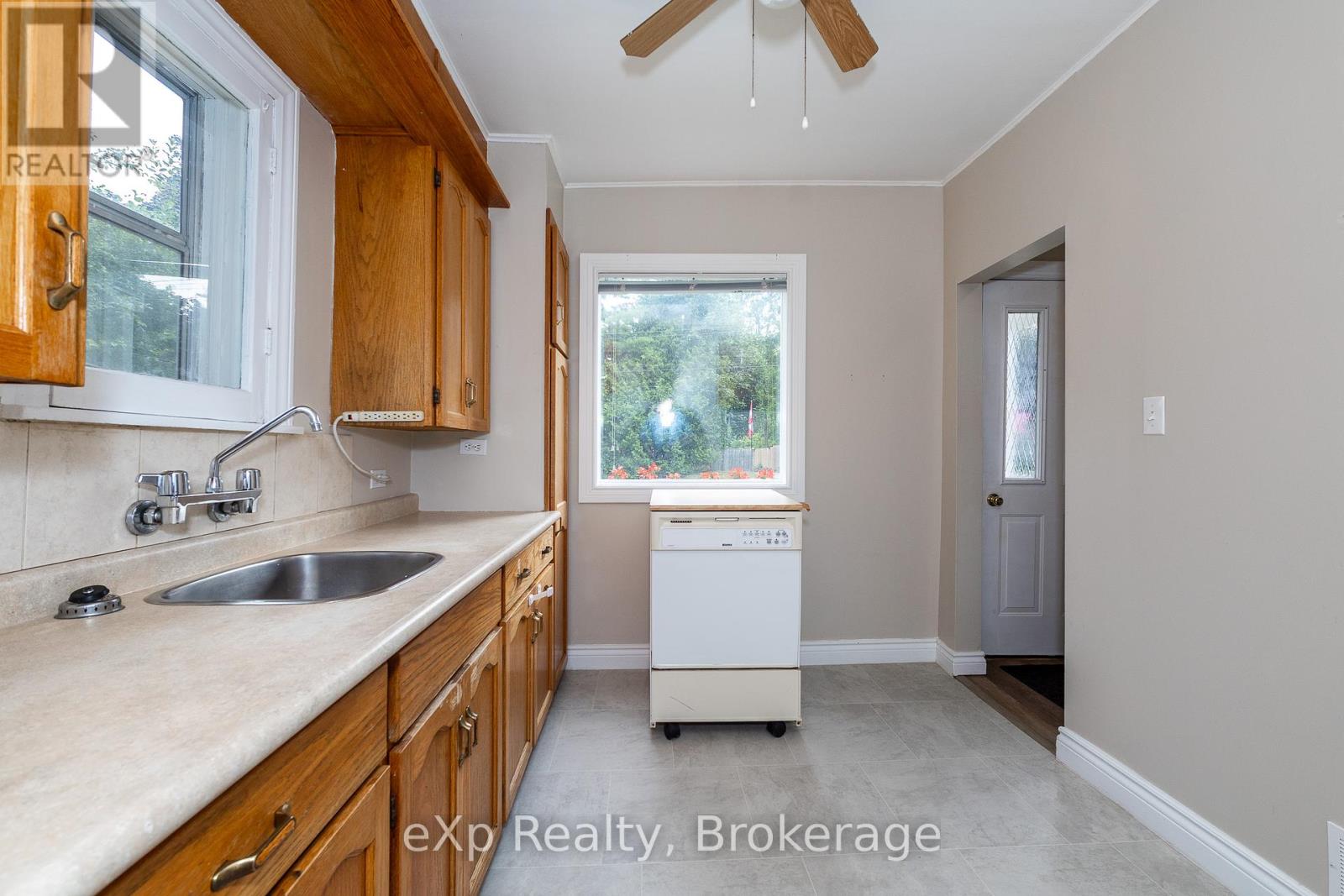 934 5th Avenue W, Owen Sound, Ontario  N4K 5A6 - Photo 15 - X12333439