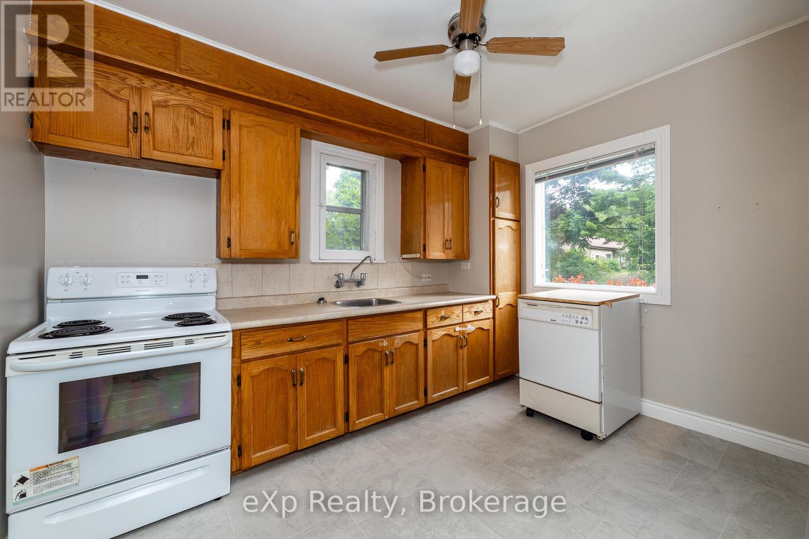 934 5th Avenue W, Owen Sound, Ontario  N4K 5A6 - Photo 16 - X12333439