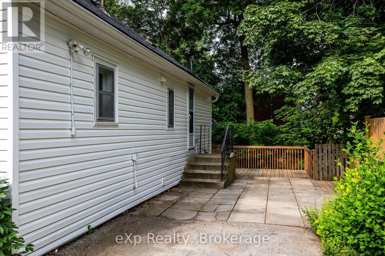 934 5th Avenue W, Owen Sound, Ontario  N4K 5A6 - Photo 2 - X12333439