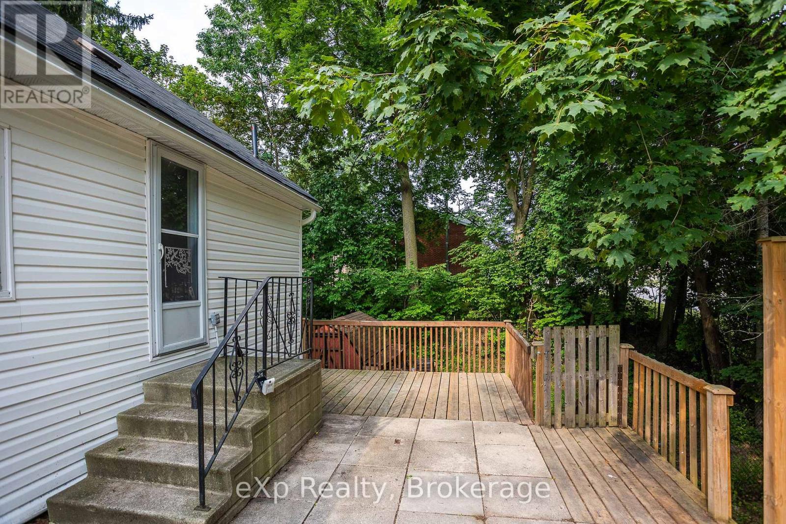 934 5th Avenue W, Owen Sound, Ontario  N4K 5A6 - Photo 3 - X12333439