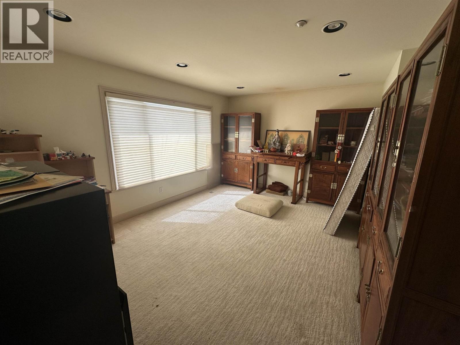 Property at 8090 LAUREL STREET image 4