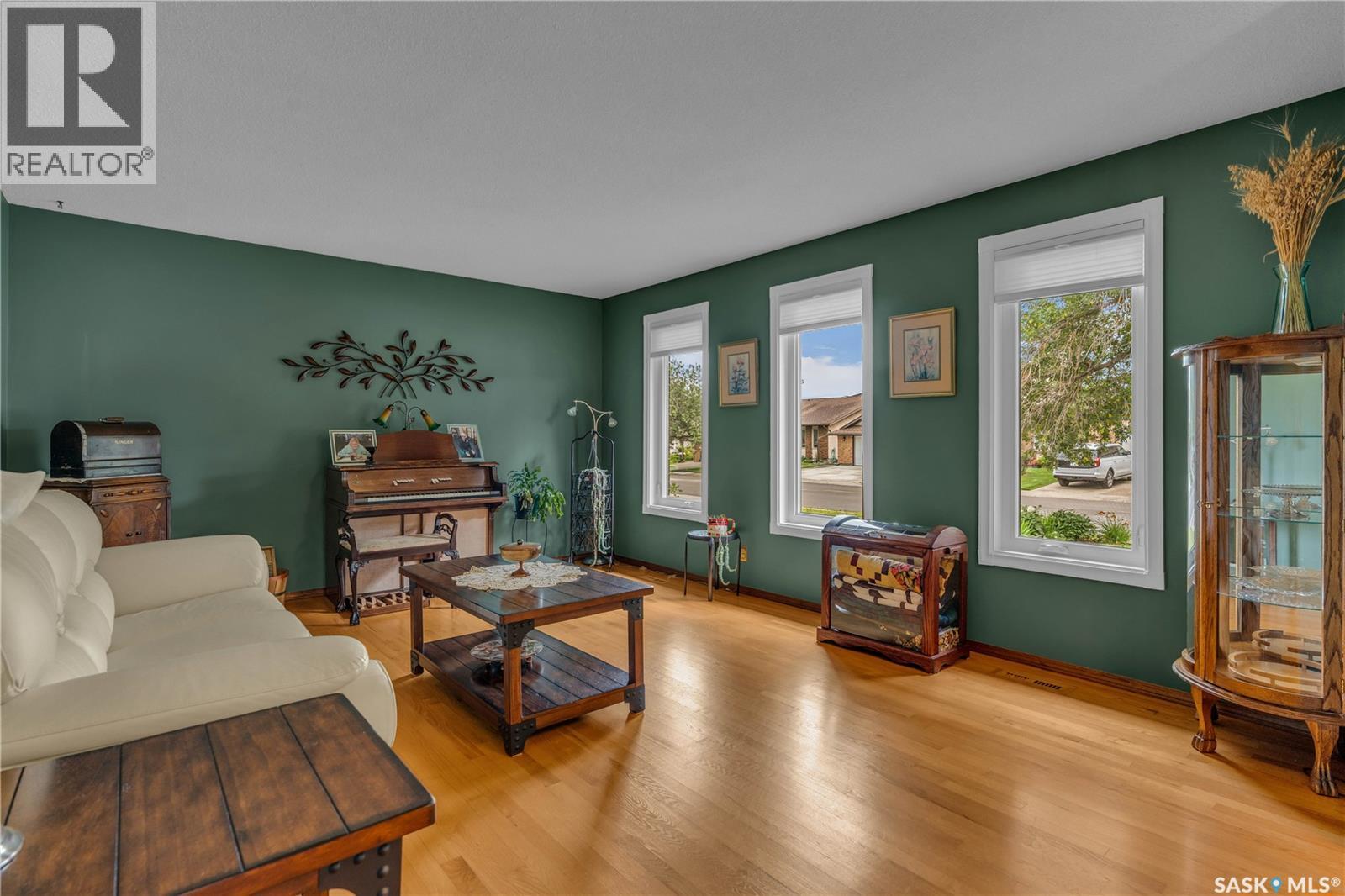 Property at 2310 Goldman CRESCENT image 3