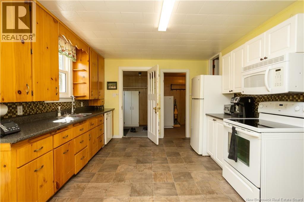 12 Beech Street, Mcadam, New Brunswick  E6J 1V8 - Photo 20 - NB124563