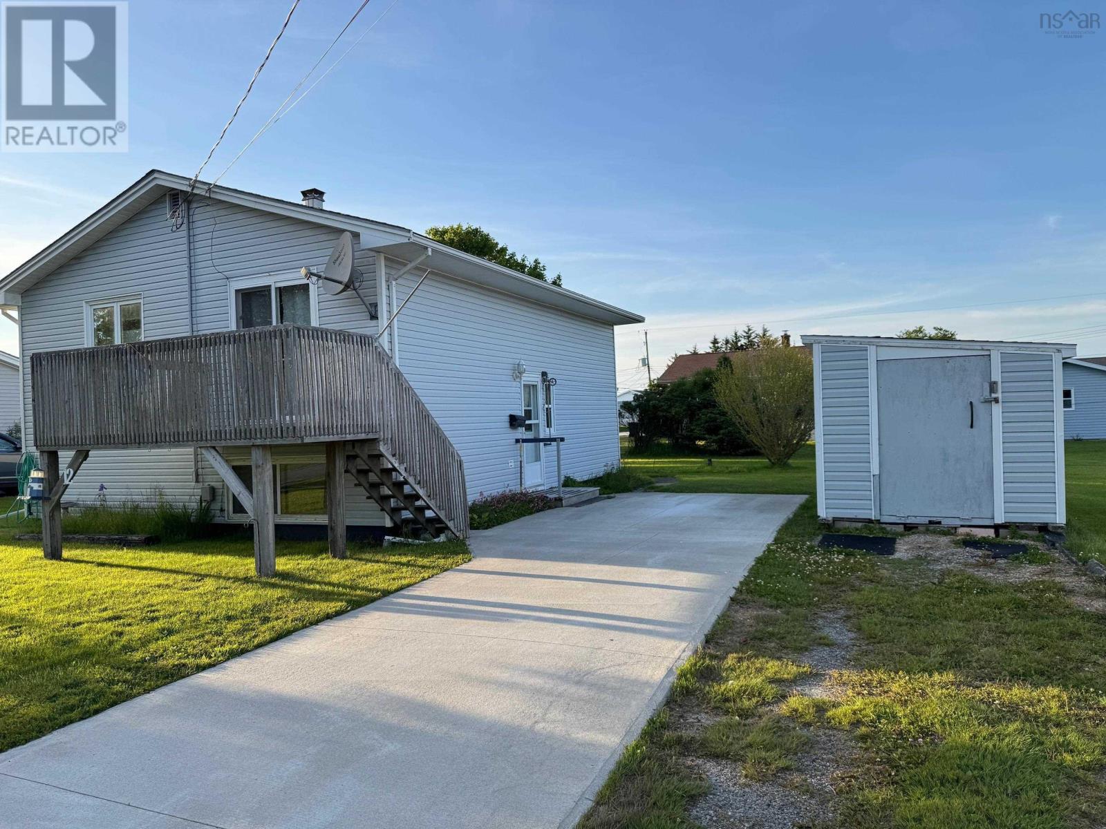 12 Oak Drive, Yarmouth, Nova Scotia  B5A 2R4 - Photo 3 - 202515861