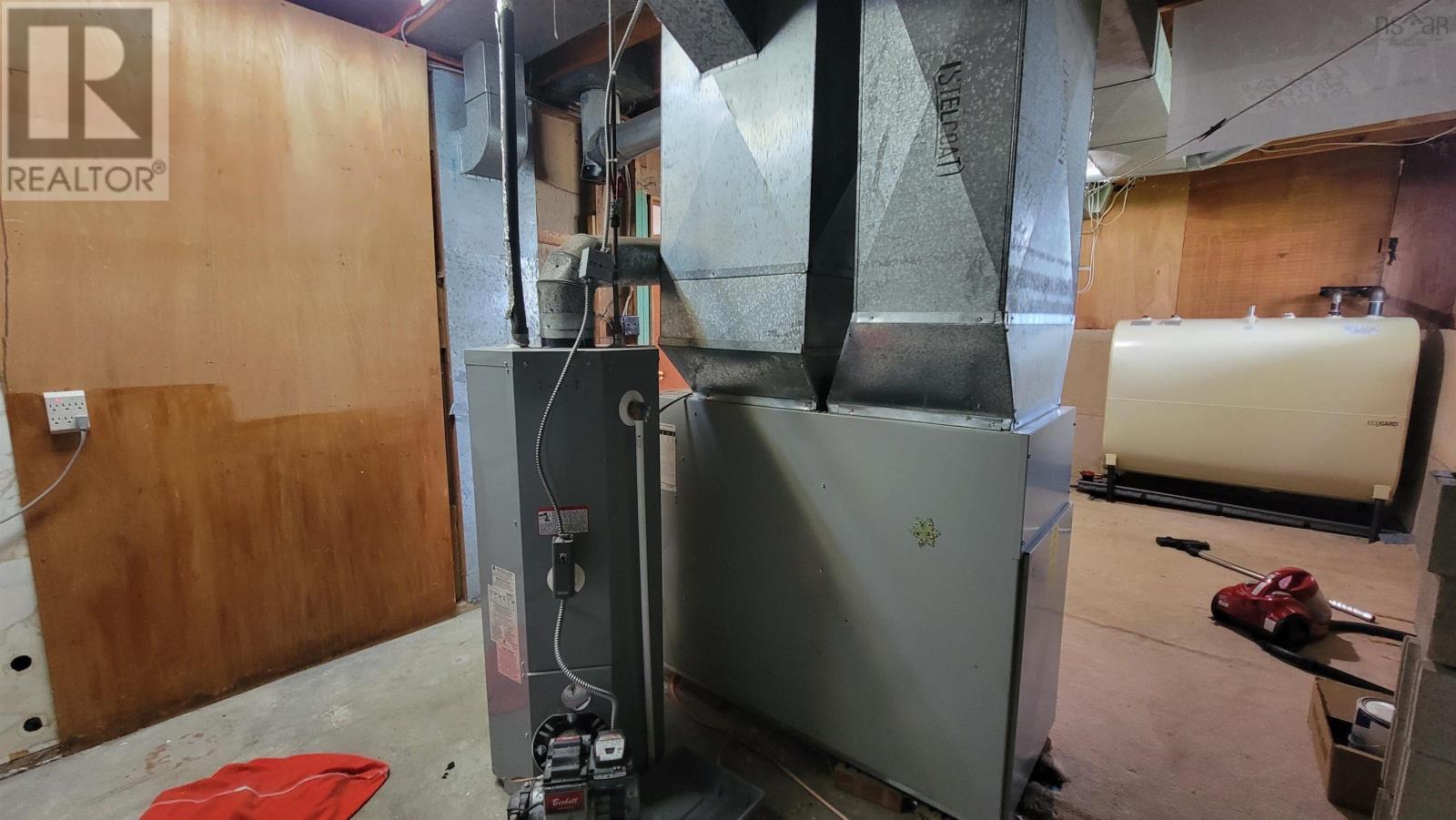 12 Oak Drive, Yarmouth, Nova Scotia  B5A 2R4 - Photo 18 - 202515861