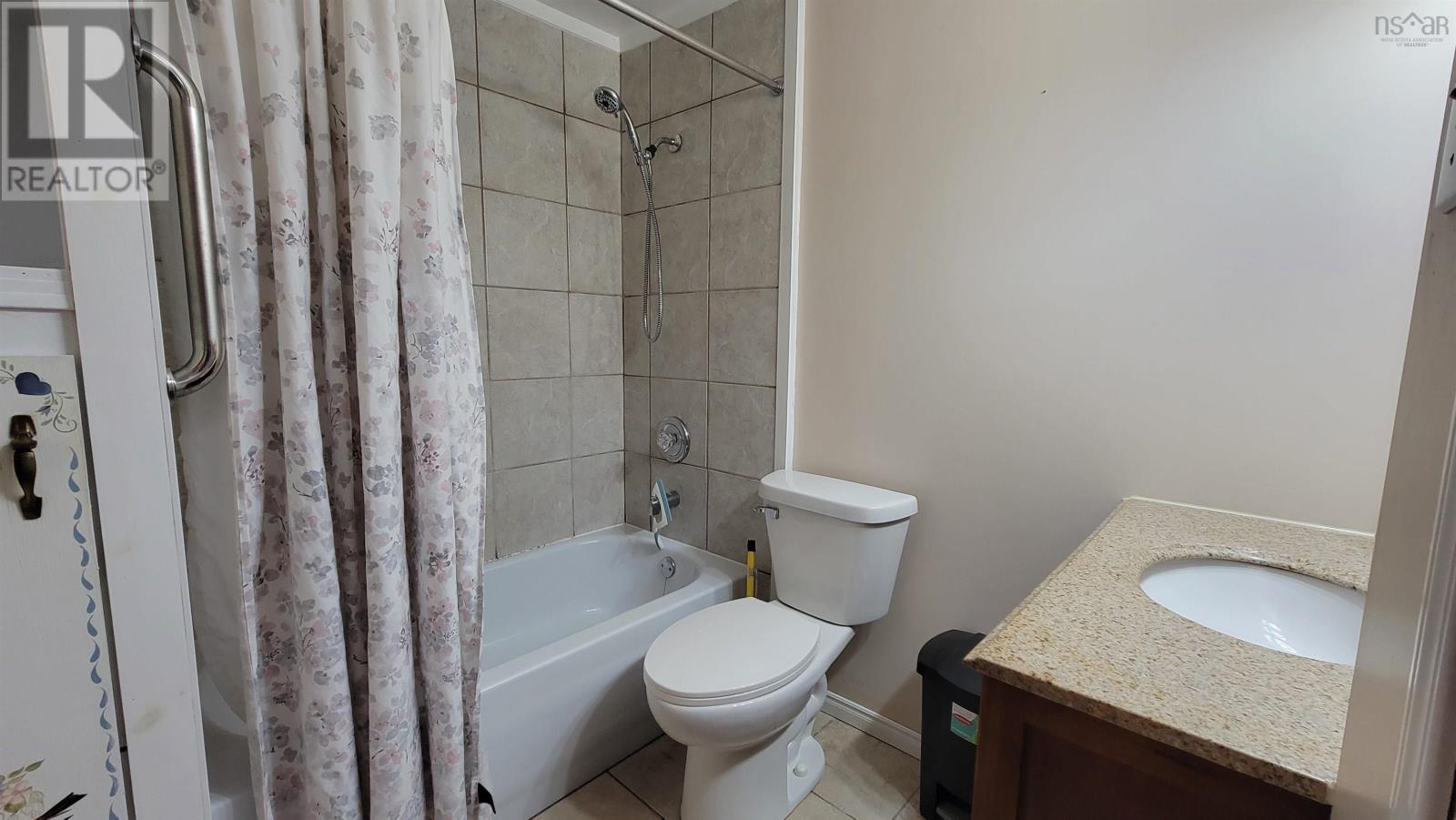 12 Oak Drive, Yarmouth, Nova Scotia  B5A 2R4 - Photo 15 - 202515861