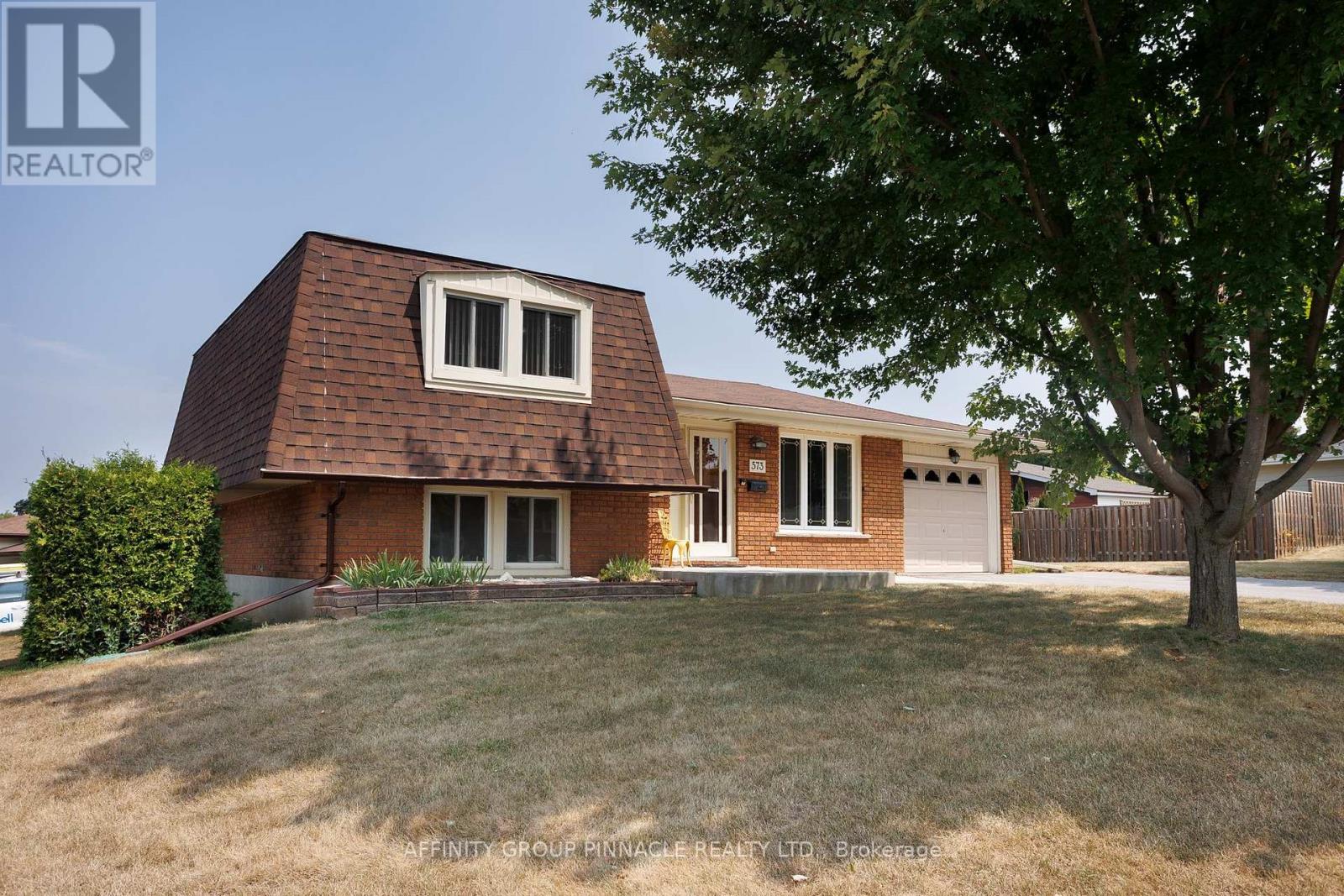 573 Saugeen Crescent, Peterborough South, Ontario  K9J 1J9 - Photo 2 - X12333485