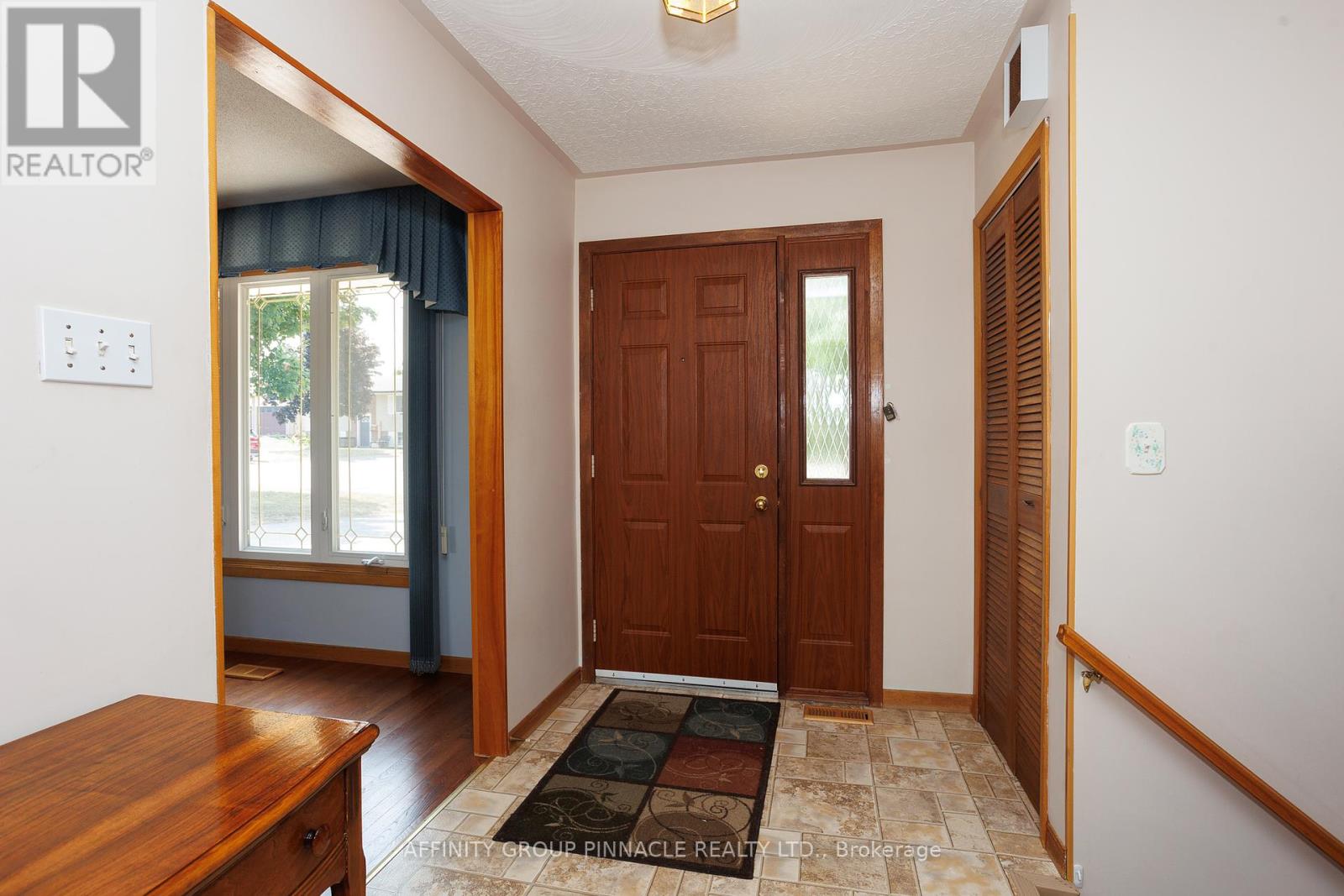 573 Saugeen Crescent, Peterborough South, Ontario  K9J 1J9 - Photo 8 - X12333485