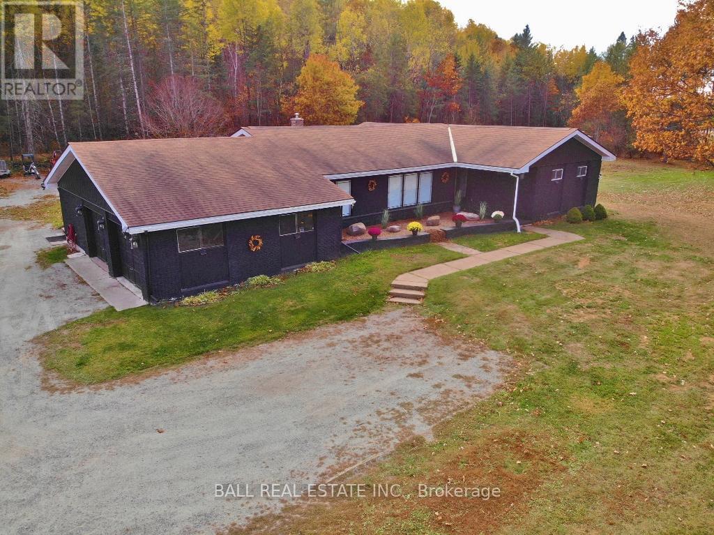 20 Musclow-Greenview Road, Hastings Highlands, Ontario  K0L 1C0 - Photo 11 - X12333531