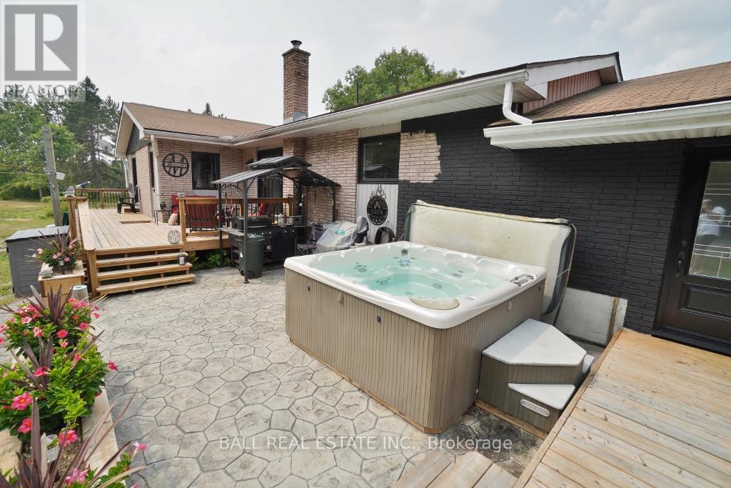 20 Musclow-Greenview Road, Hastings Highlands, Ontario  K0L 1C0 - Photo 49 - X12333531